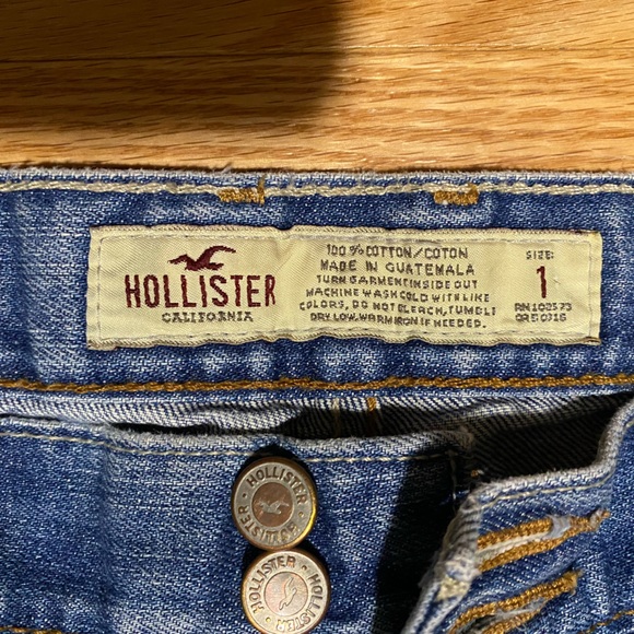 Hollister Double Button Shorts - Picture 3 of 3